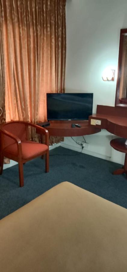 Hotel Goutham Manor Chennai Extérieur photo